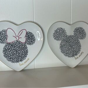 Disney Heart-Shaped Mickey & Minnie Mouse Plates - Set of 2